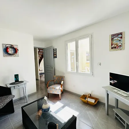 Maison De A Fouras, 4 Pers, Proche Et Centre - Fr-1-709-95 * Fouras