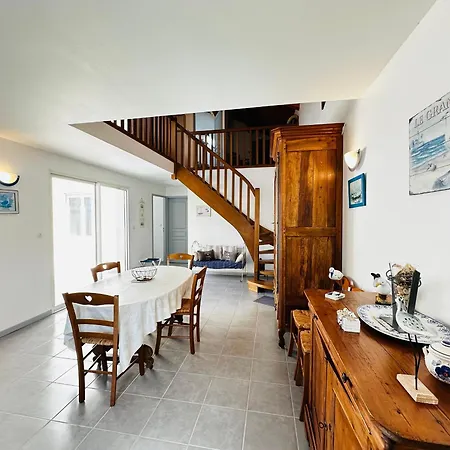 Maison De A Fouras, 4 Pers, Proche Et Centre - Fr-1-709-95 Holiday home Fouras